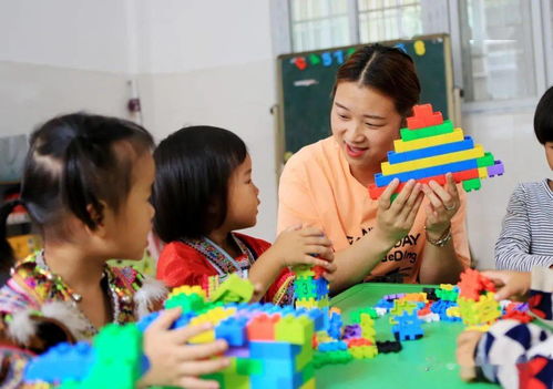 坚守——构筑童年的温暖港湾