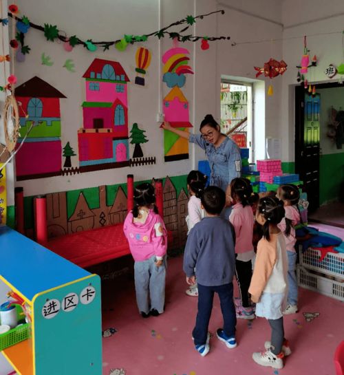 章华镇胜峰中心幼儿园开展“厉行节约,反对浪费”主题教育活动